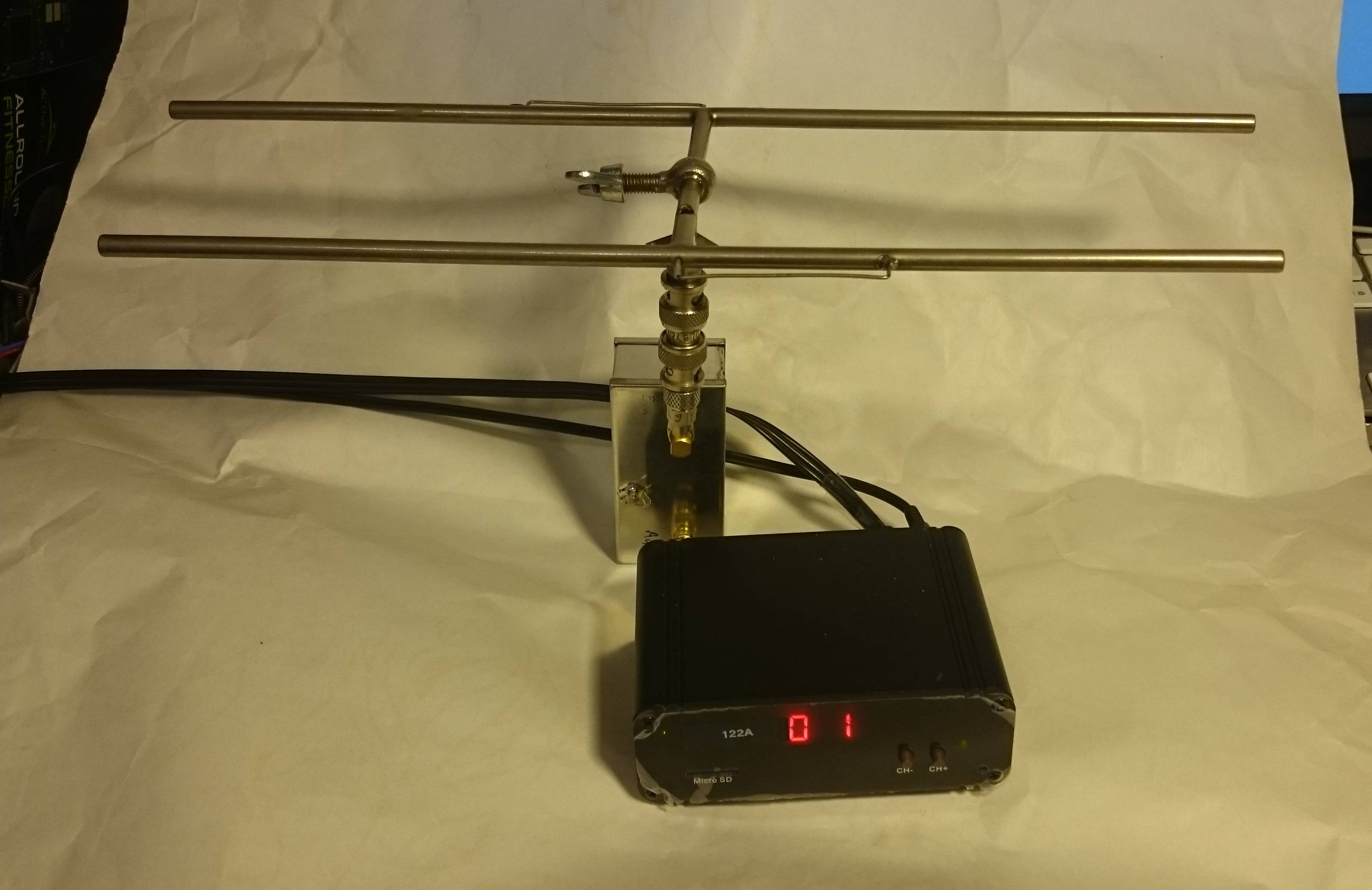 DVB-T RX with preamp and HB9CV Antenna